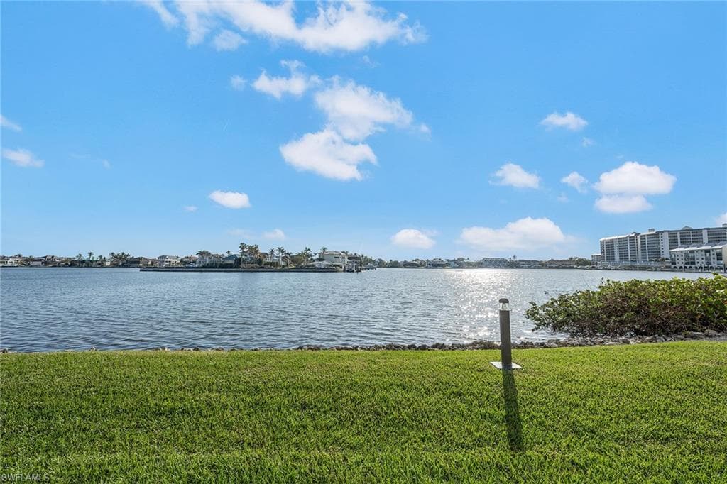 9380 Gulf Shore Dr 104, Naples, FL 34108-33