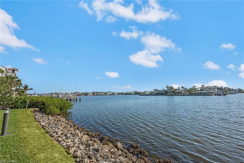 9380 Gulf Shore Dr 104, Naples, FL 34108-34