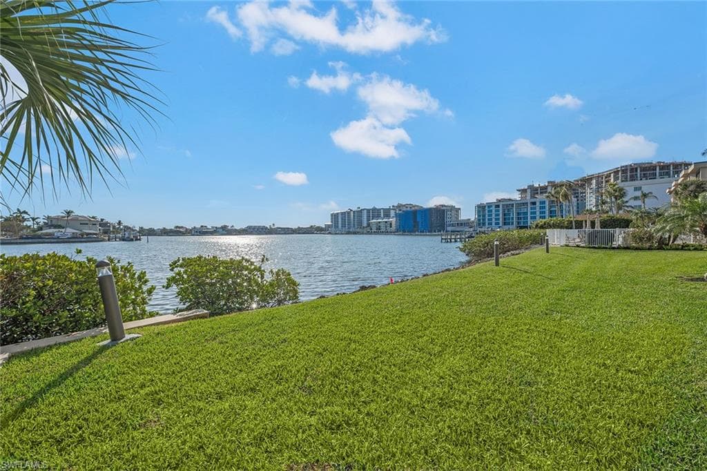 9380 Gulf Shore Dr 104, Naples, FL 34108-35