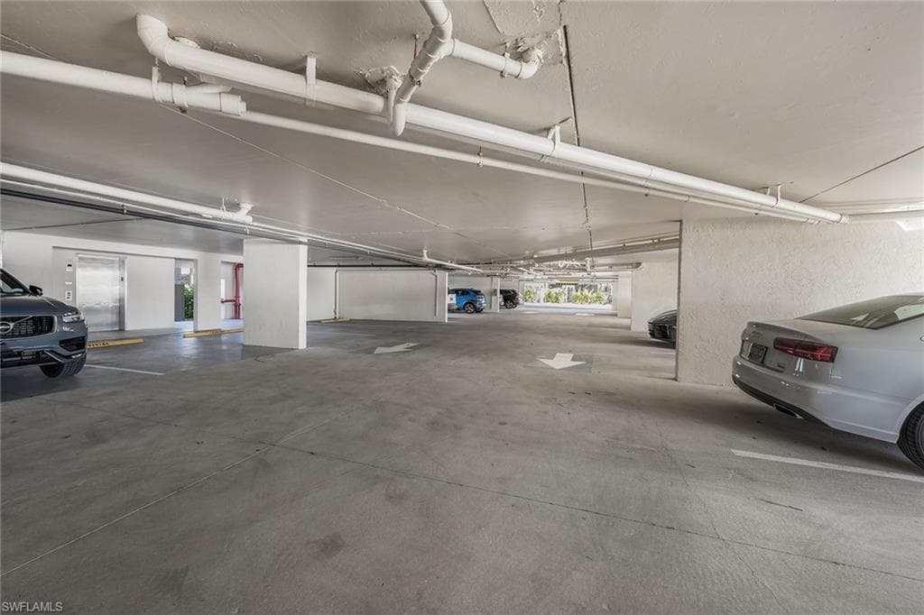 9380 Gulf Shore Dr 104, Naples, FL 34108-37