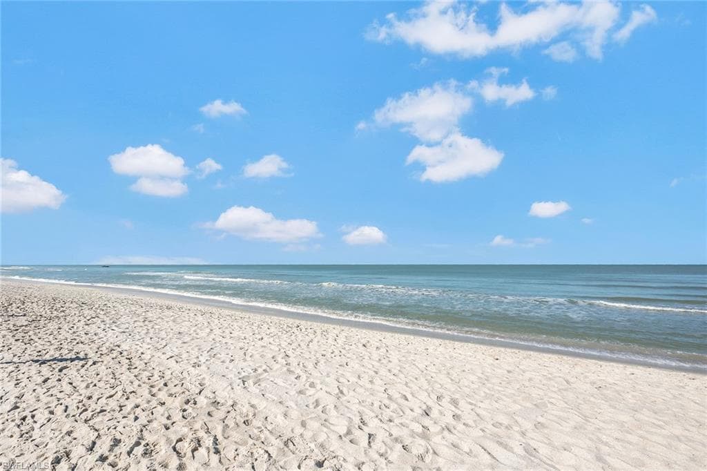 9380 Gulf Shore Dr 104, Naples, FL 34108-40