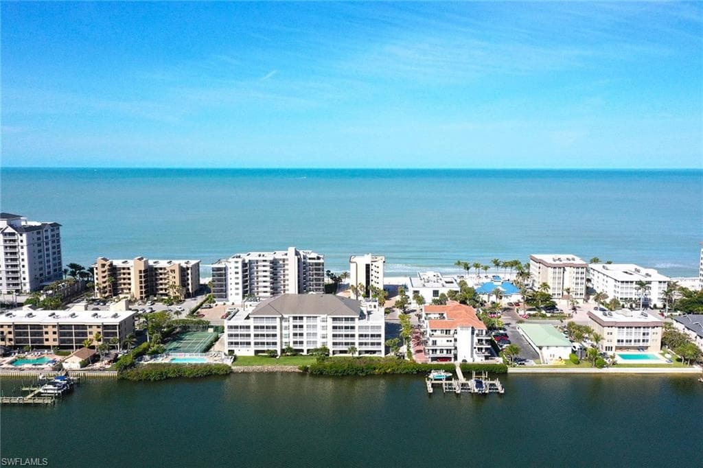 9380 Gulf Shore Dr 104, Naples, FL 34108-42
