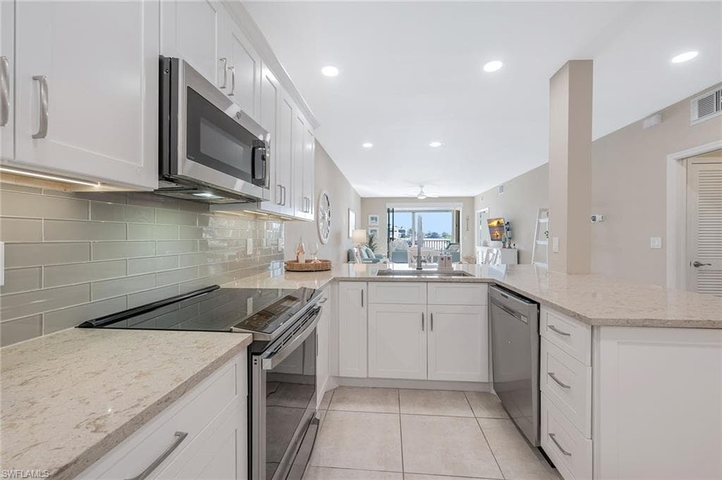 9380 Gulf Shore Dr 104, Naples, FL 34108-5