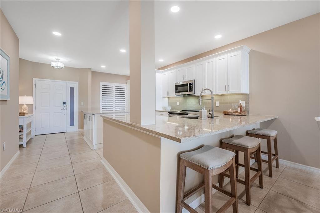 9380 Gulf Shore Dr 104, Naples, FL 34108-7