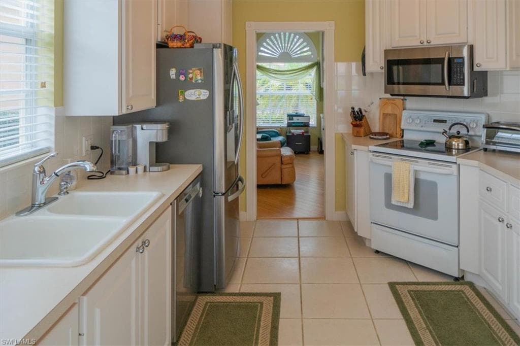 3730 Whidbey Way, Naples, FL 34119-9