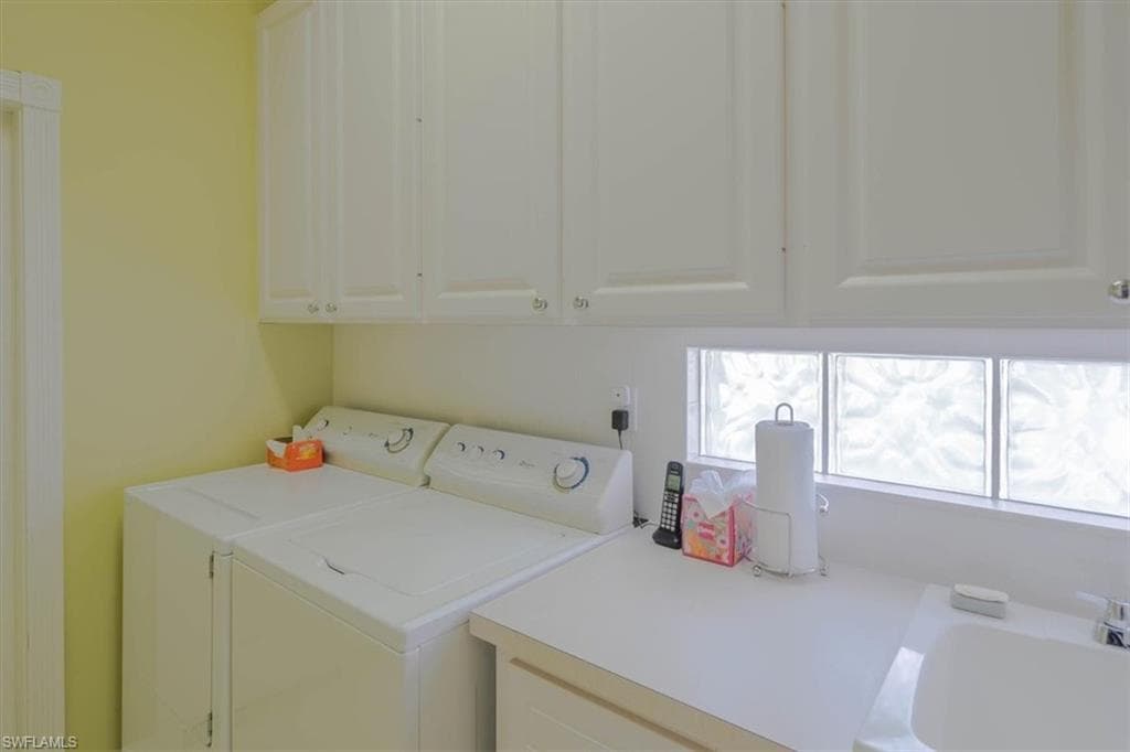 3730 Whidbey Way, Naples, FL 34119-16