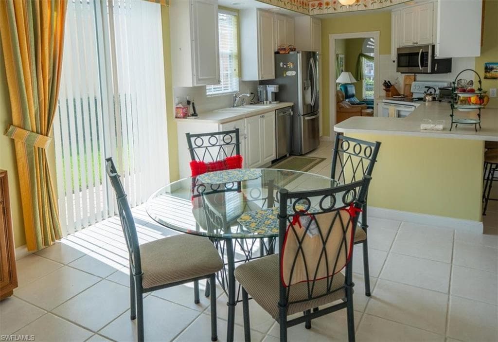 3730 Whidbey Way, Naples, FL 34119-5