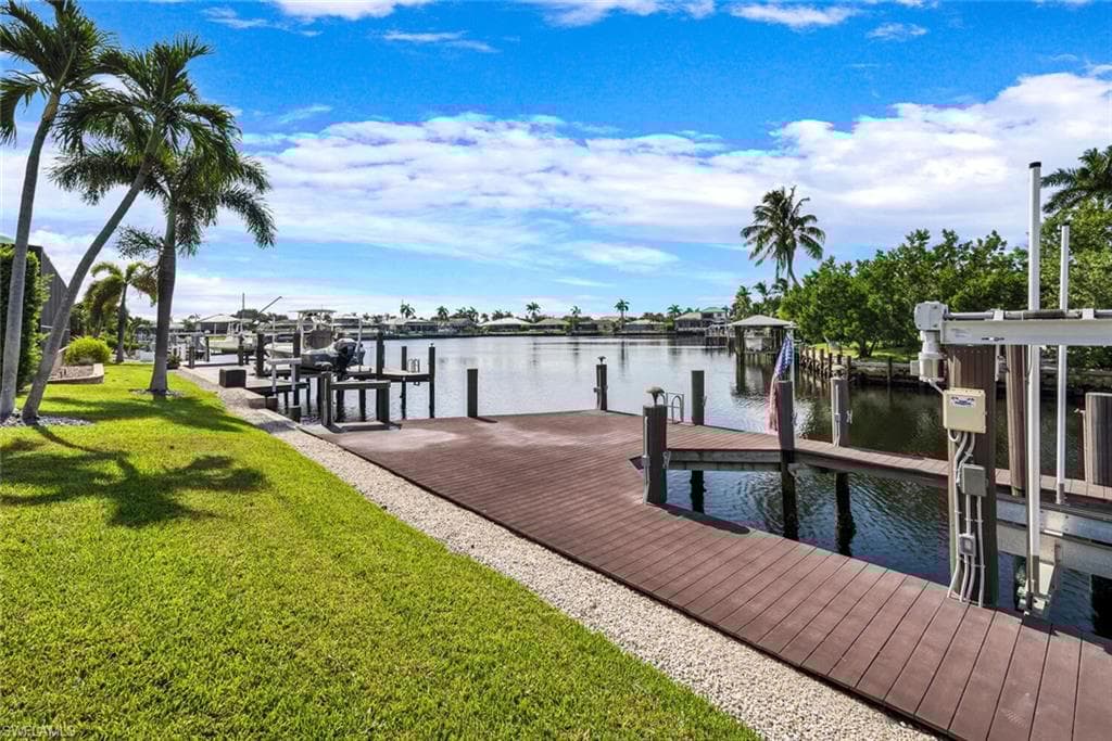 1185 Shenandoah Ct, Marco Island, FL 34145-19