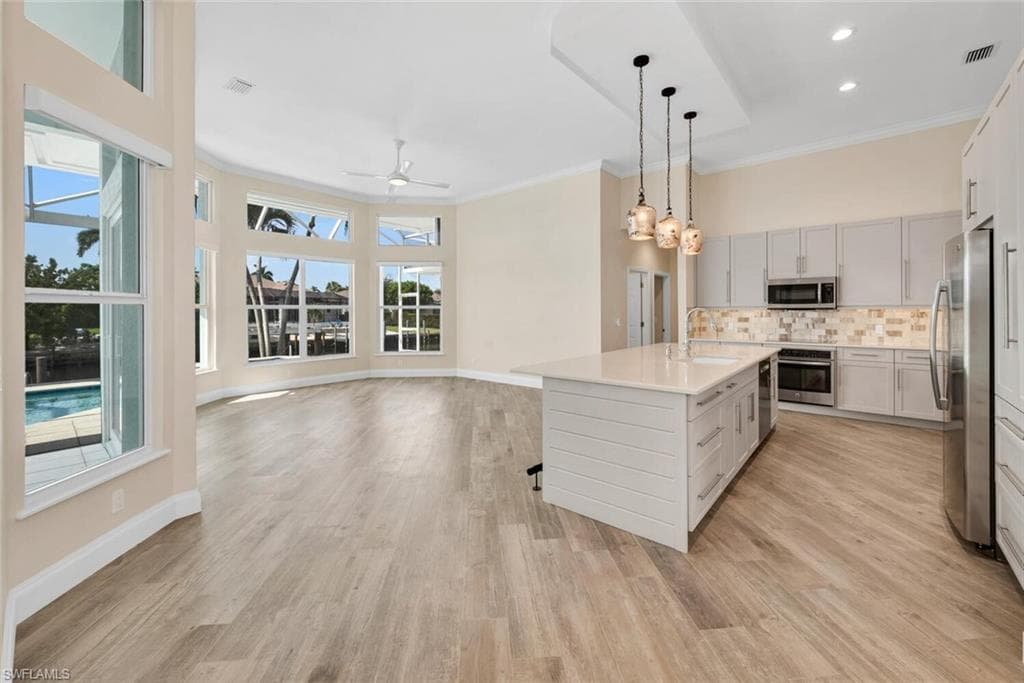 1185 Shenandoah Ct, Marco Island, FL 34145-3