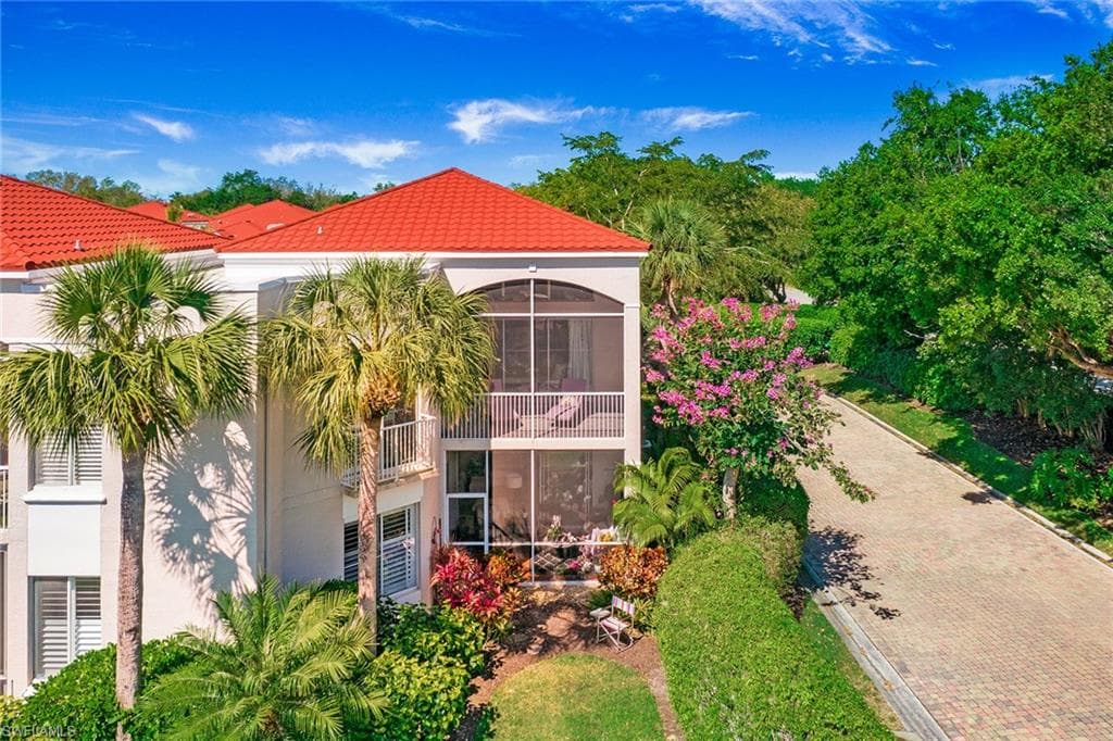 1510 Clermont Dr A201, Naples, FL 34109-28