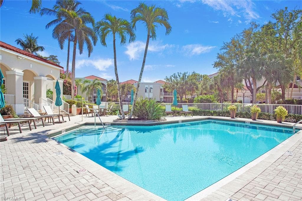1510 Clermont Dr A201, Naples, FL 34109-30