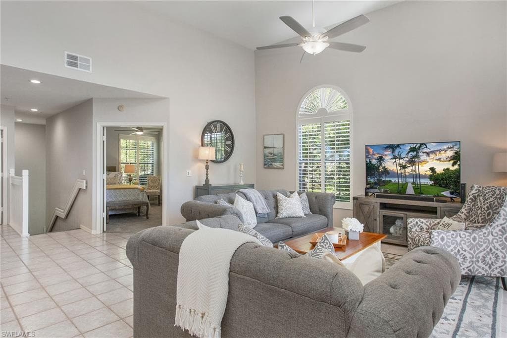 1510 Clermont Dr A201, Naples, FL 34109-8