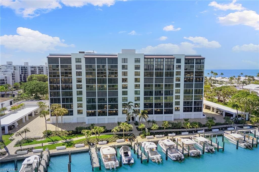 2400 Gulf Shore Blvd N 305, Naples, FL 34103-39