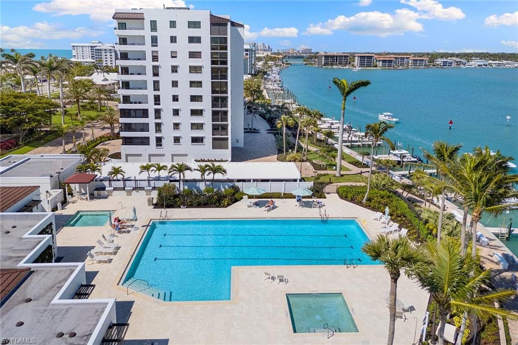 2400 Gulf Shore Blvd N 305, Naples, FL 34103-44
