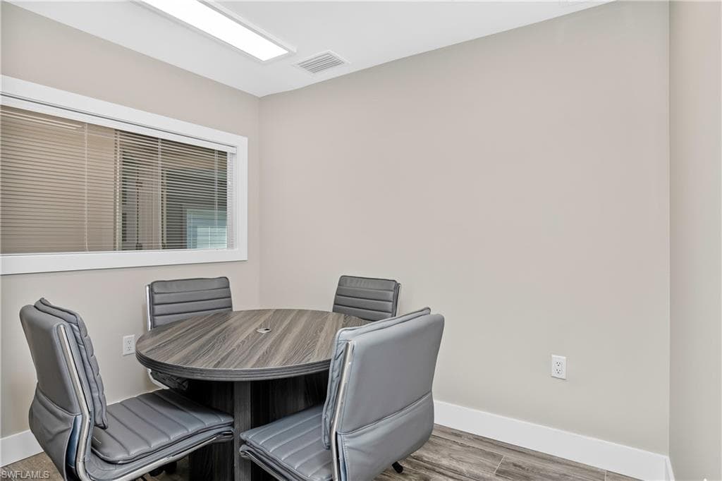 3010 Tamiami Trl E, Naples, FL 34112-9