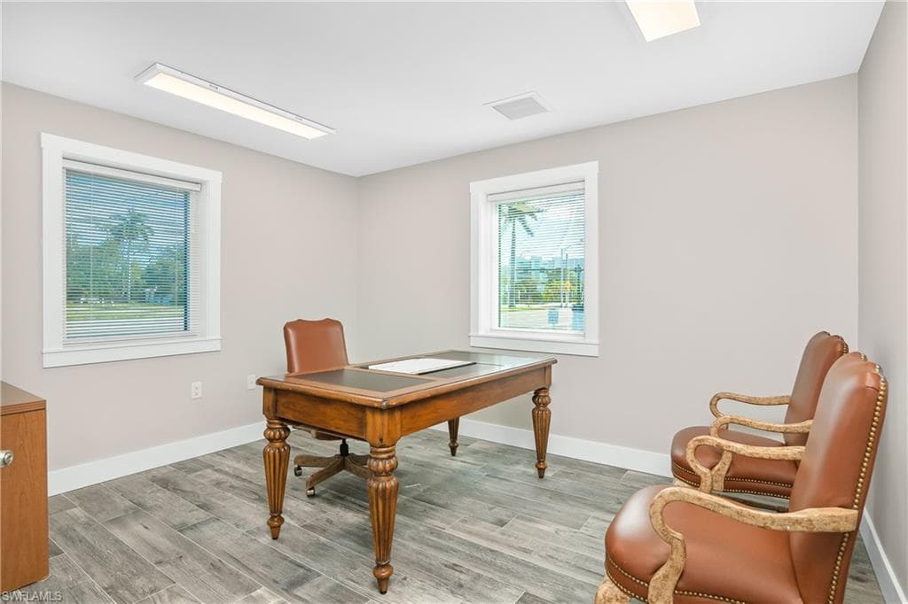 3010 Tamiami Trl E, Naples, FL 34112-4