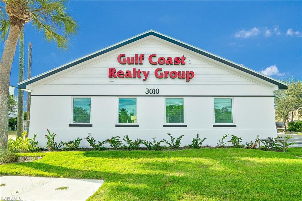 3010 Tamiami Trl E, Naples, FL 34112-7