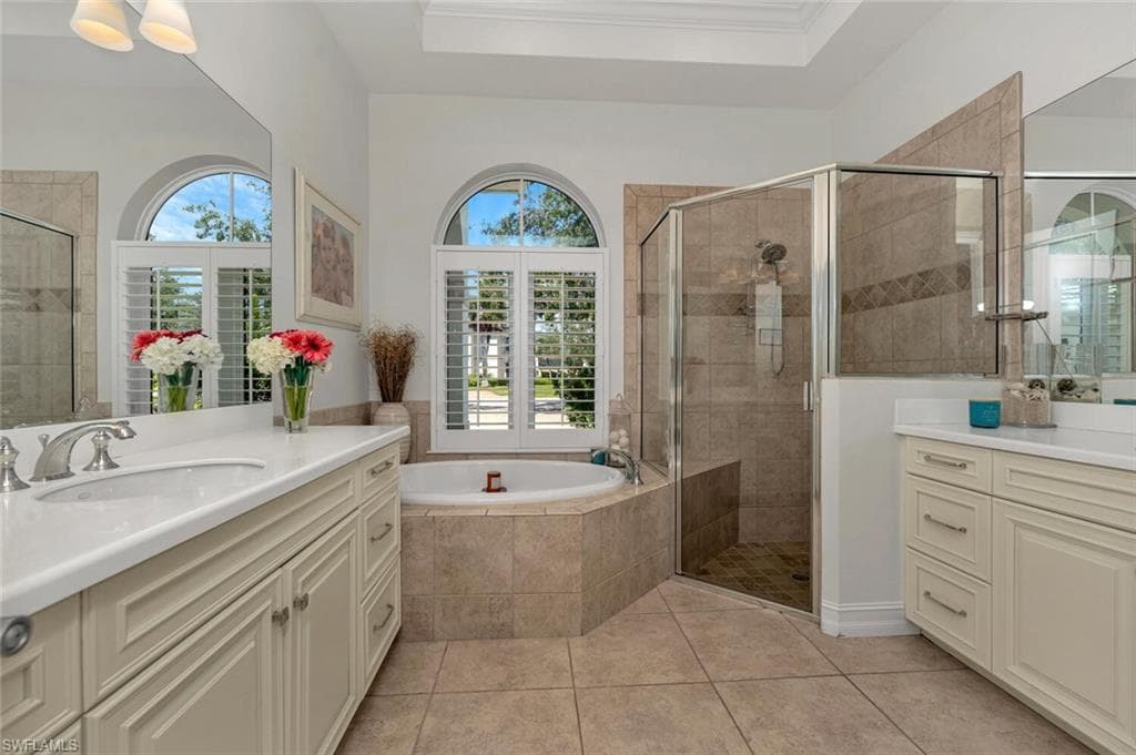339 Saddlebrook Ln SE, Naples, FL 34110-13