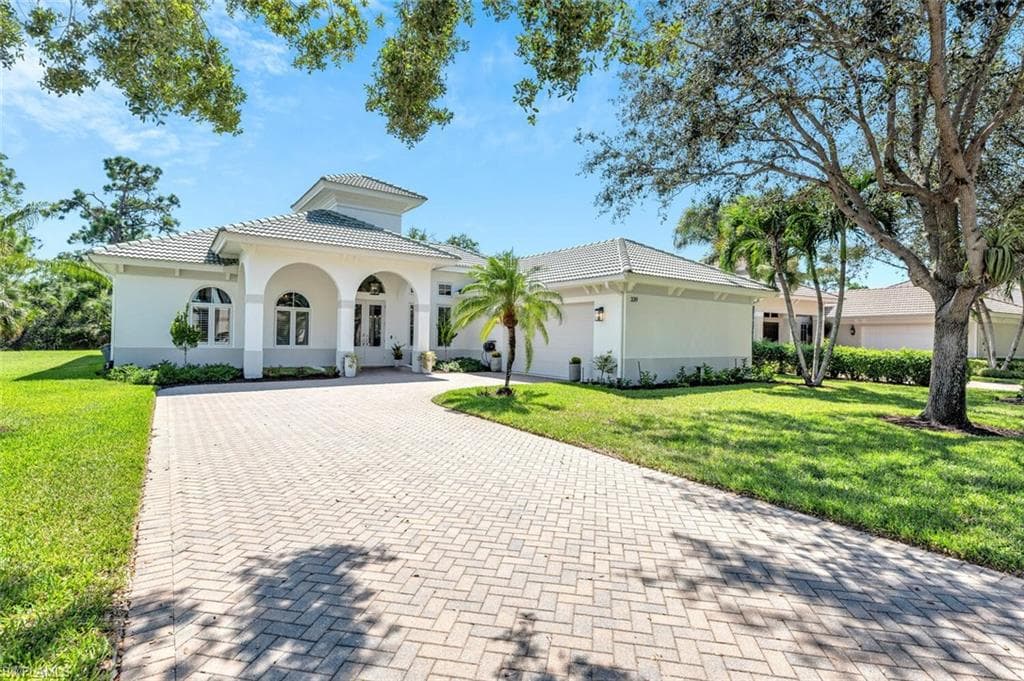 339 Saddlebrook Ln SE, Naples, FL 34110-2