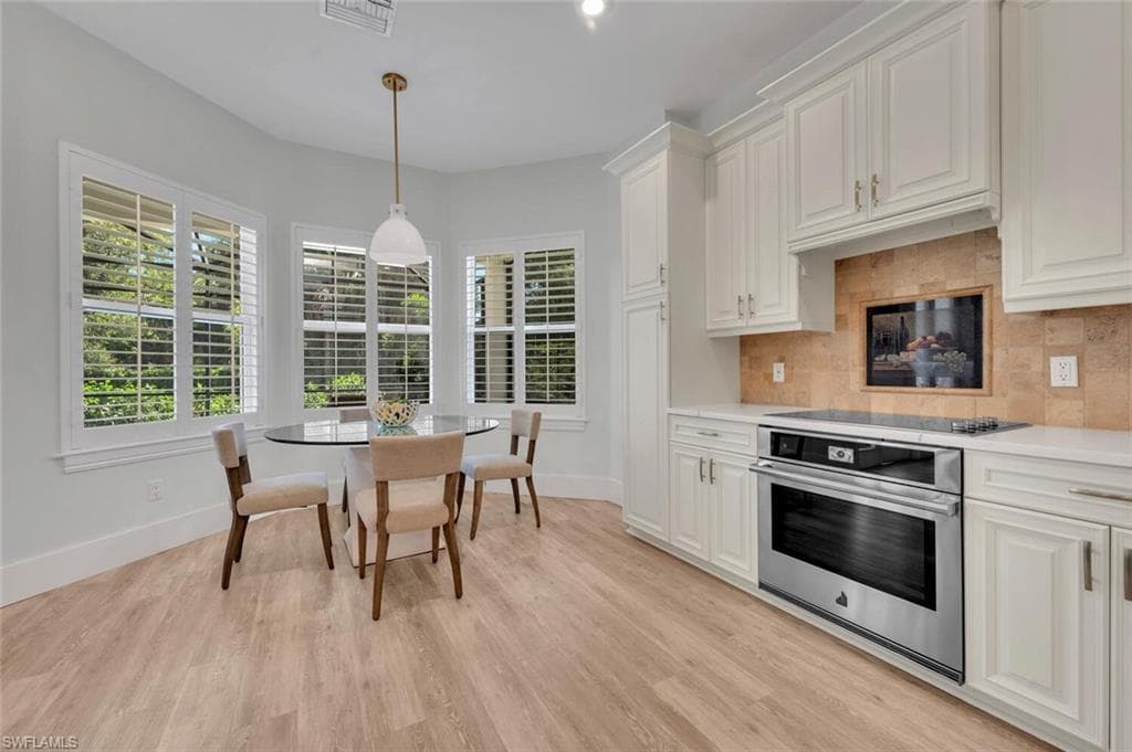 339 Saddlebrook Ln SE, Naples, FL 34110-6