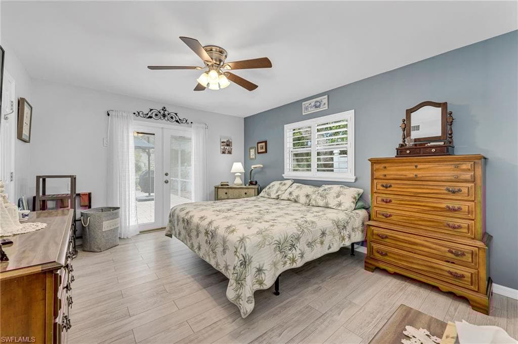 34 4th St, Bonita Springs, FL 34134-9