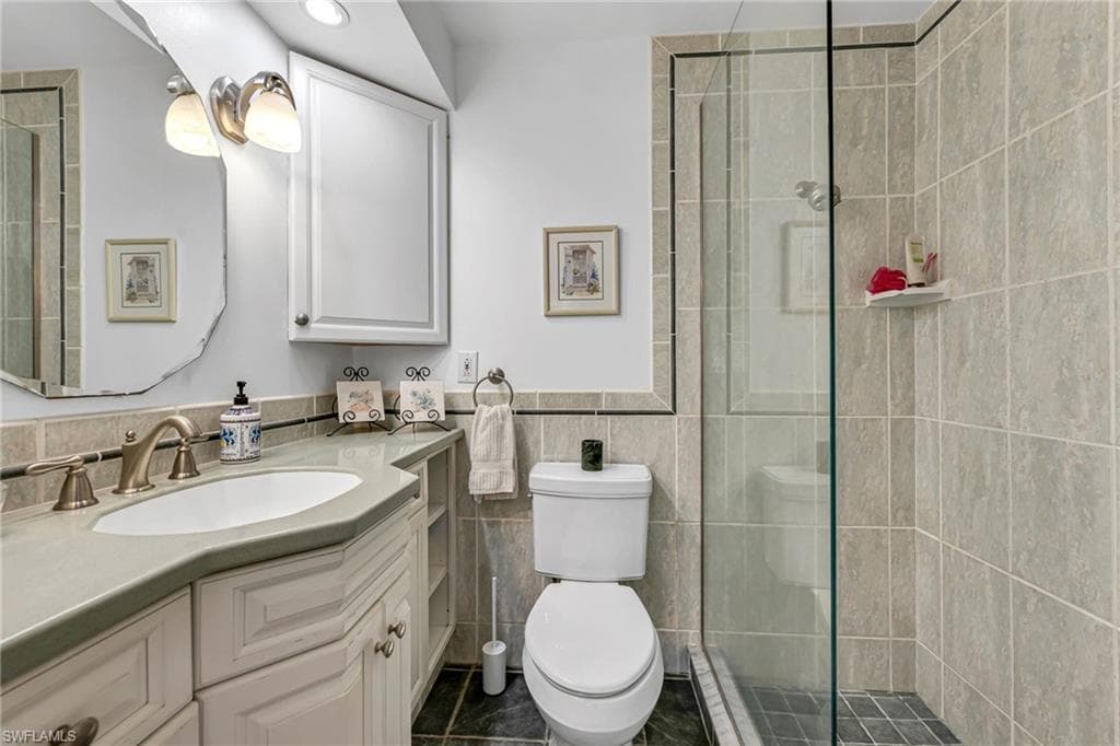 34 4th St, Bonita Springs, FL 34134-10