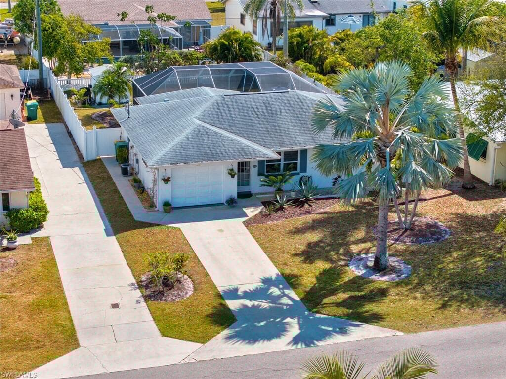 34 4th St, Bonita Springs, FL 34134-18