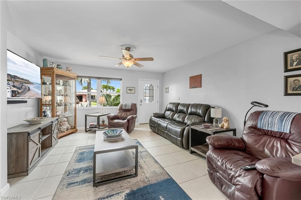 34 4th St, Bonita Springs, FL 34134-4