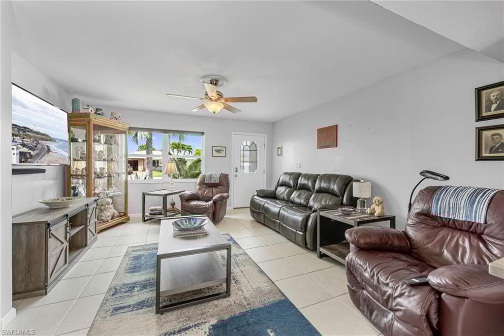 34 4th St, Bonita Springs, FL 34134-5