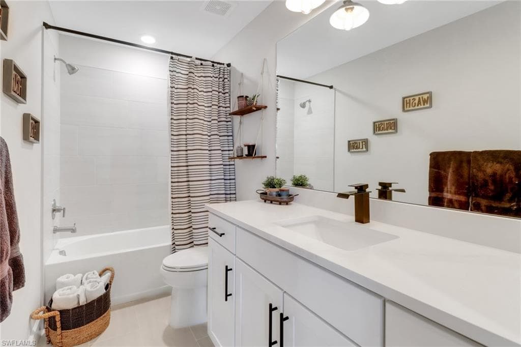 10415 Ventana Ln, Naples, FL 34120-28