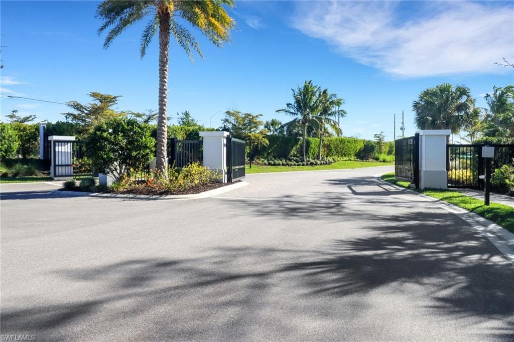10415 Ventana Ln, Naples, FL 34120-37