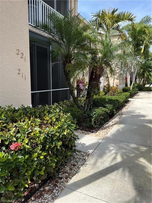 8605 Naples Heritage Dr 2, Naples, FL 34112-28