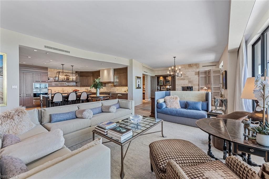 13675 Vanderbilt Dr 1107, Naples, FL 34110-6
