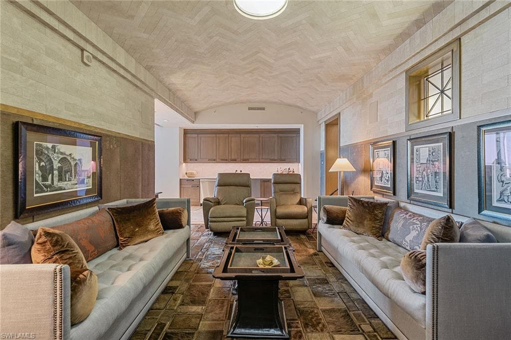 13675 Vanderbilt Dr 1107, Naples, FL 34110-7