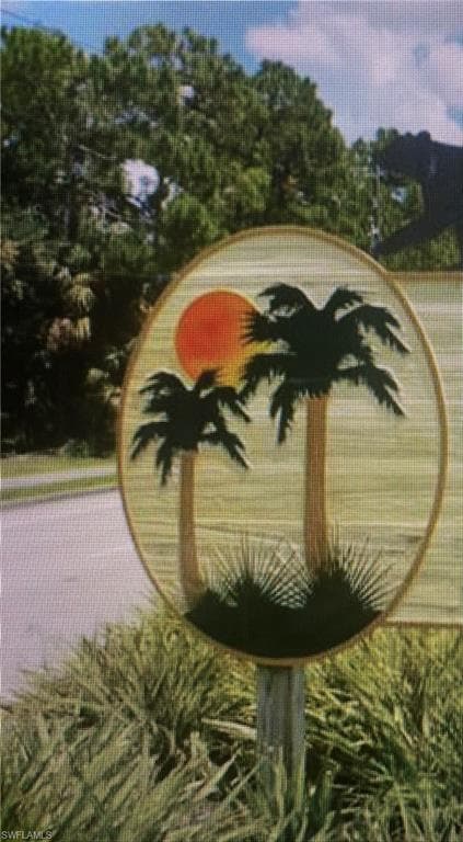 12th St NE, Naples, FL 34120-1