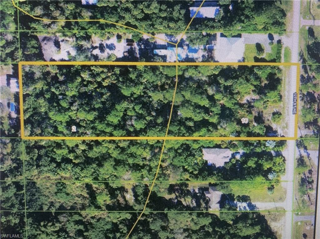 12th St NE, Naples, FL 34120-2