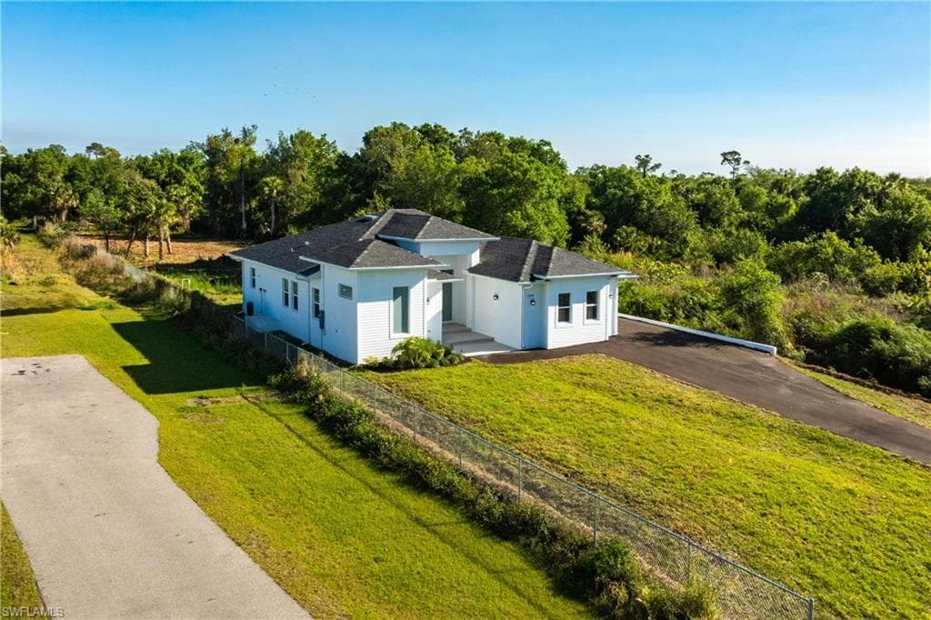 3533 22nd Ave SE, Naples, FL 34117-8