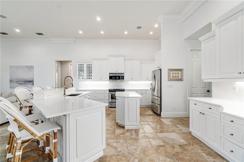 4785 Kittiwake Ct, Naples, FL 34119-13