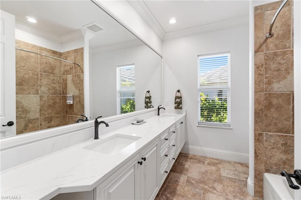4785 Kittiwake Ct, Naples, FL 34119-19