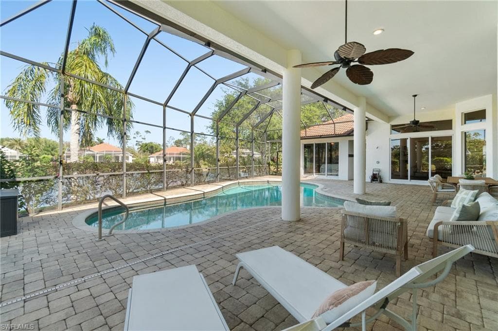 4785 Kittiwake Ct, Naples, FL 34119-37