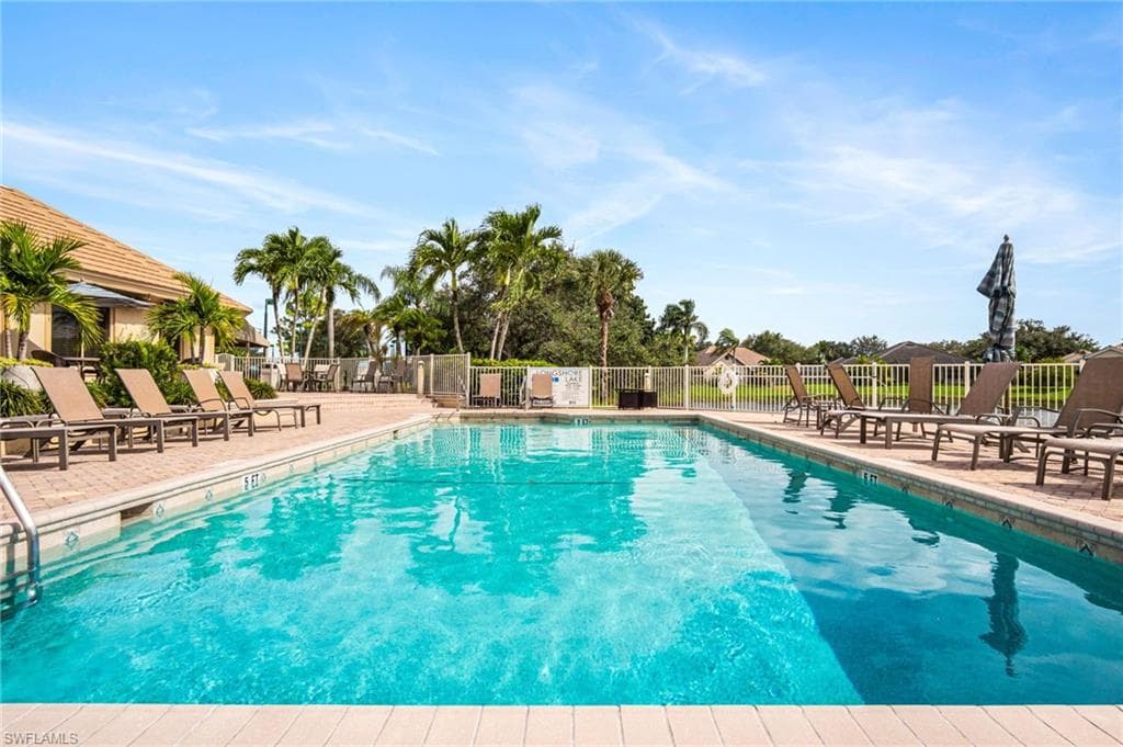 4785 Kittiwake Ct, Naples, FL 34119-43