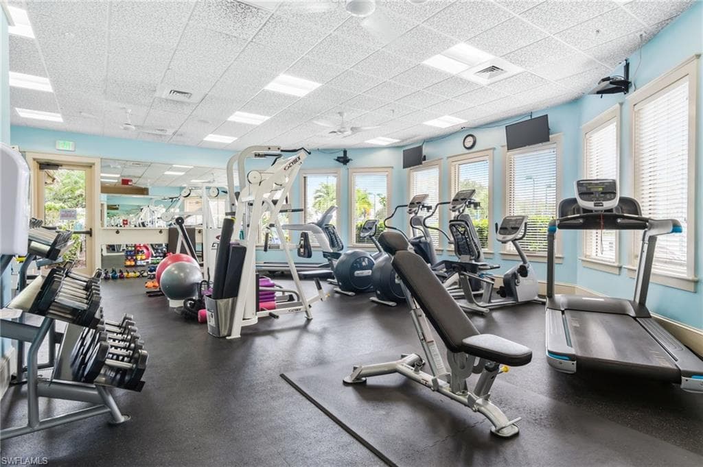4785 Kittiwake Ct, Naples, FL 34119-45