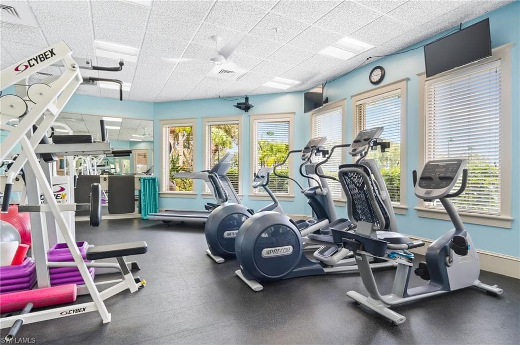 4785 Kittiwake Ct, Naples, FL 34119-46
