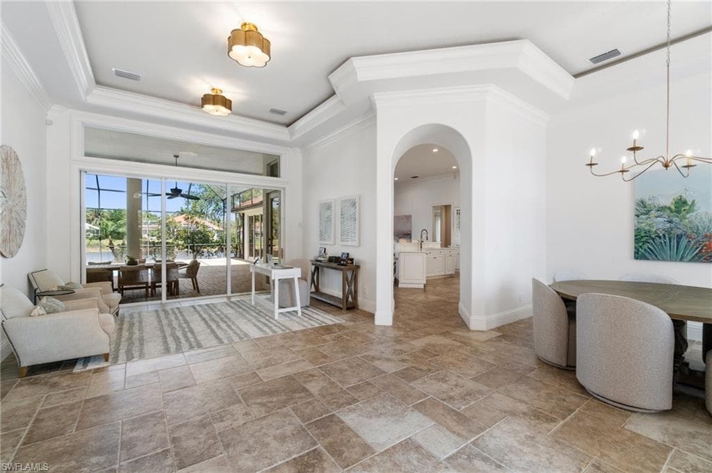 4785 Kittiwake Ct, Naples, FL 34119-4