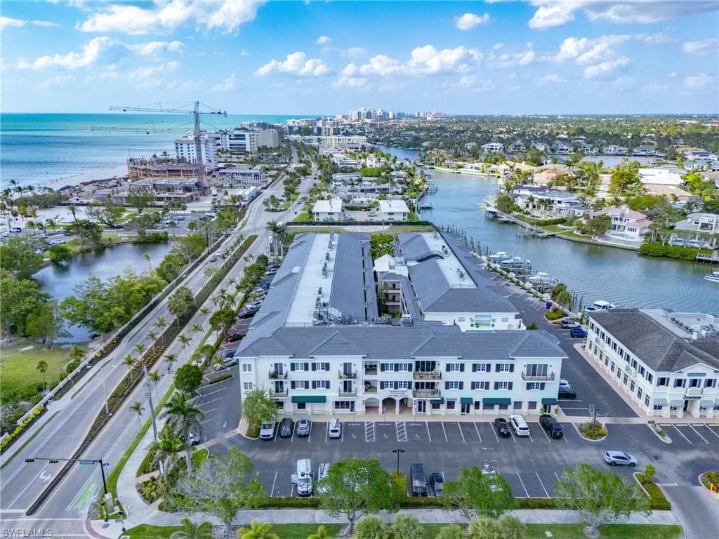 1400 Gulf Shore Blvd N 305, Naples, FL 34102-26