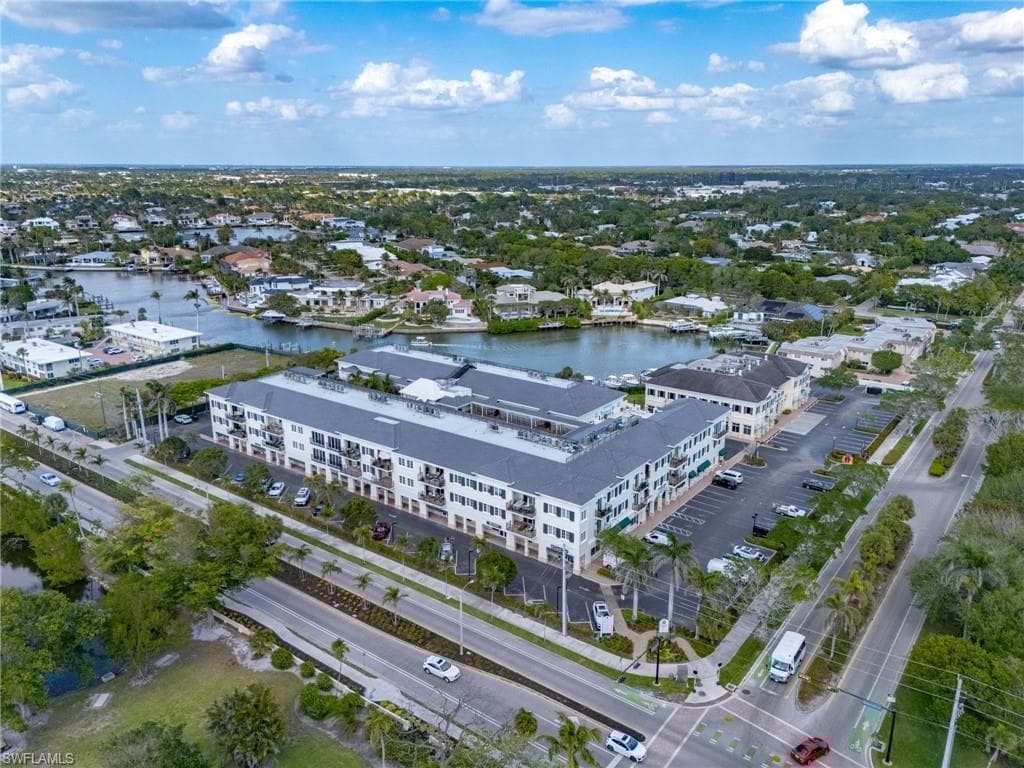 1400 Gulf Shore Blvd N 305, Naples, FL 34102-27