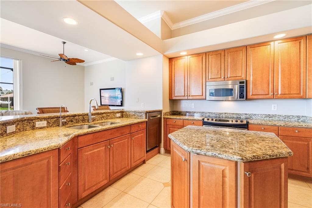 951 Beaver Ct, Marco Island, FL 34145-10