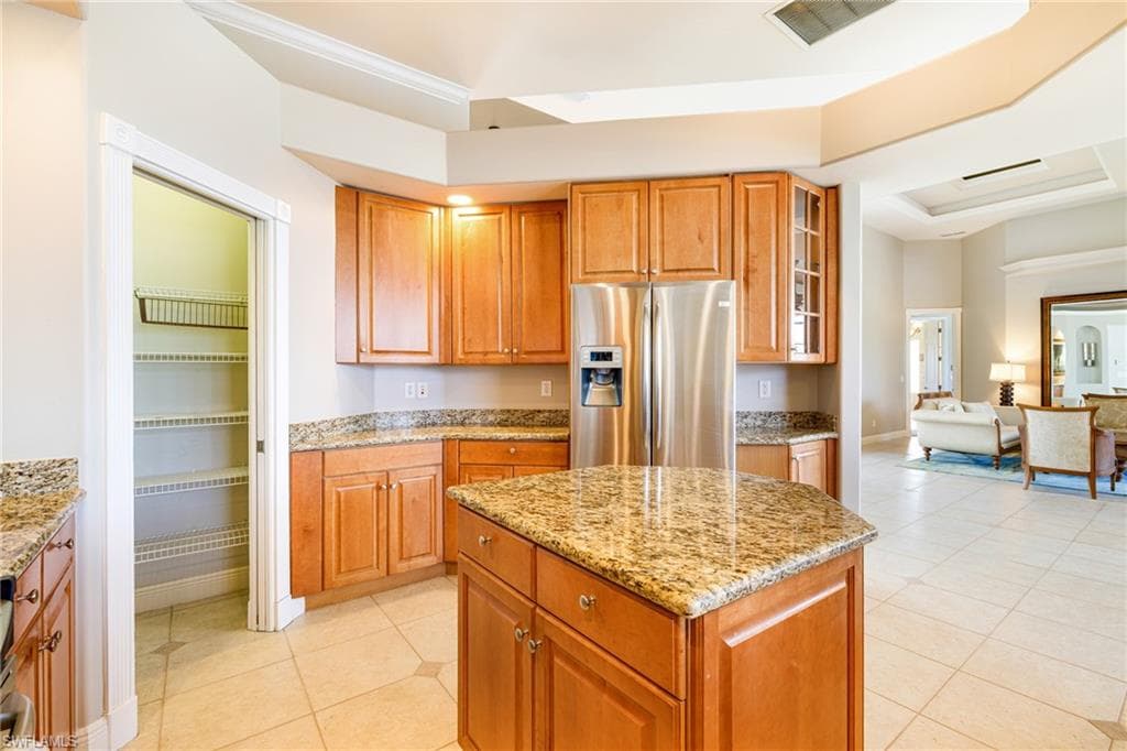 951 Beaver Ct, Marco Island, FL 34145-11