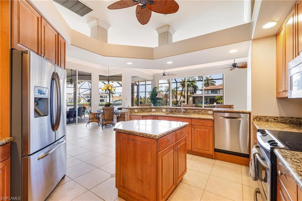 951 Beaver Ct, Marco Island, FL 34145-12