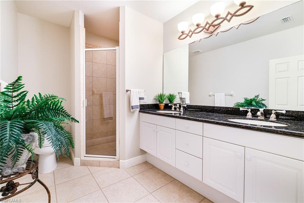 951 Beaver Ct, Marco Island, FL 34145-34